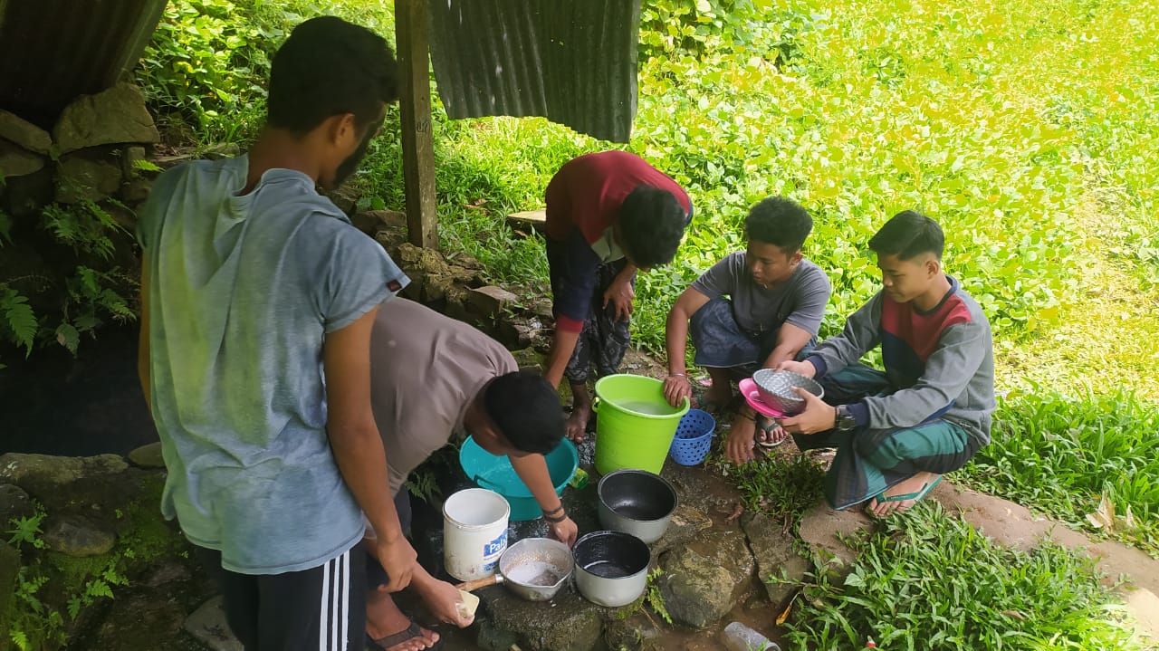 Wakaf Sumber Air Untuk Pondok Pesantren Wihdatul Ulum